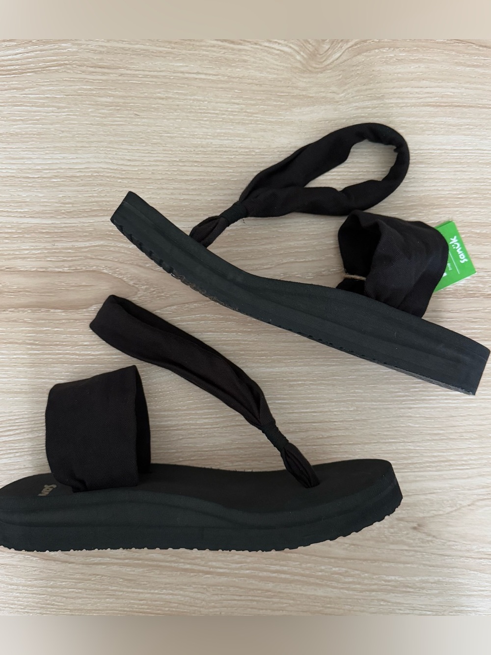 Sanuk Women’s 9 NEW Sling Midform Black Resort Vacation Getaway Minimal Granola